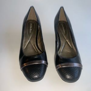 Naturalizer Black Wedge Shoes Size 7.5W
